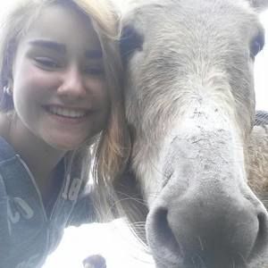 Meet your Posher, Marissa